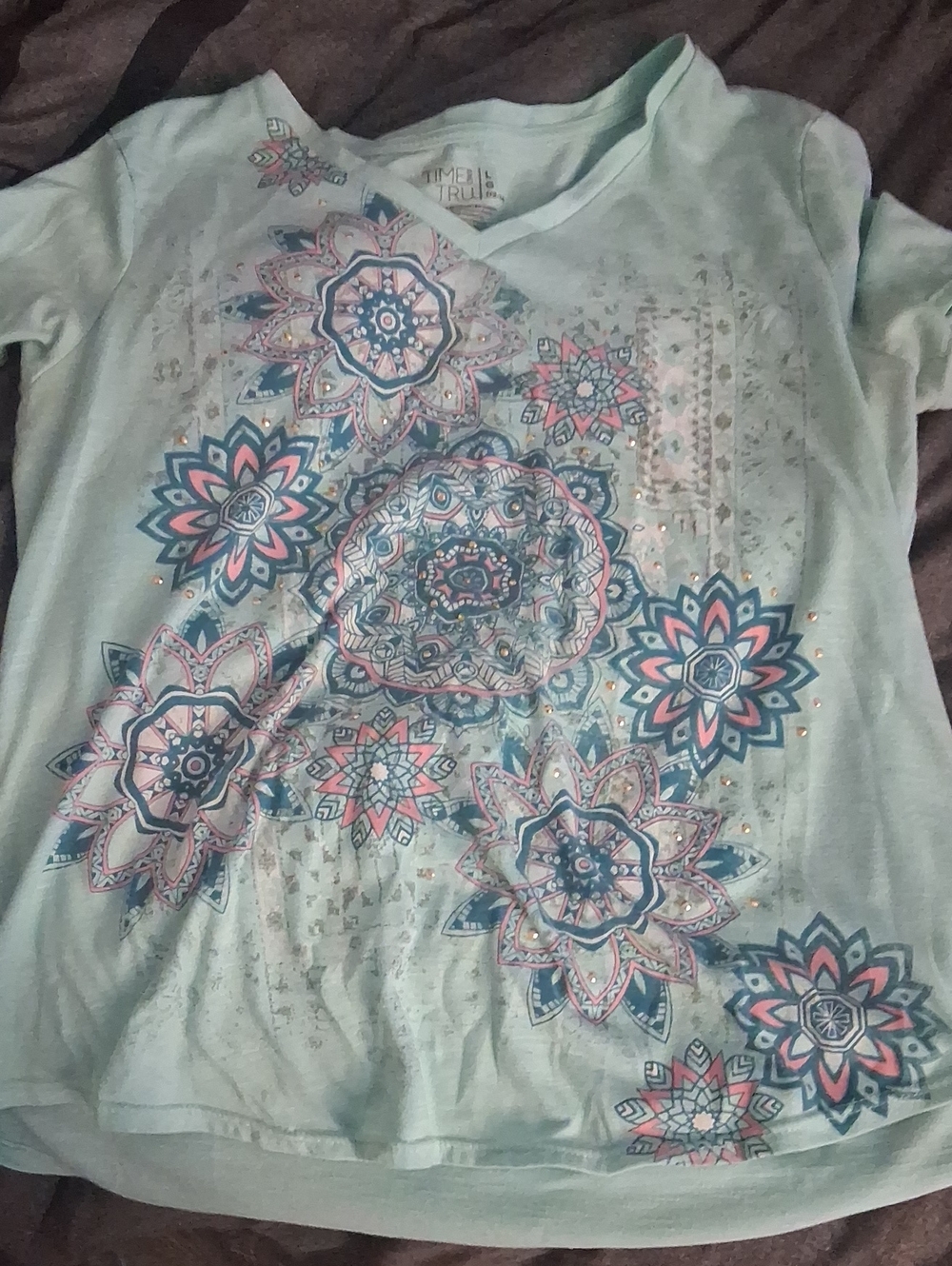 Time and Tru Light Blue Short Sleeve V-Neck Floral Mandala Tee